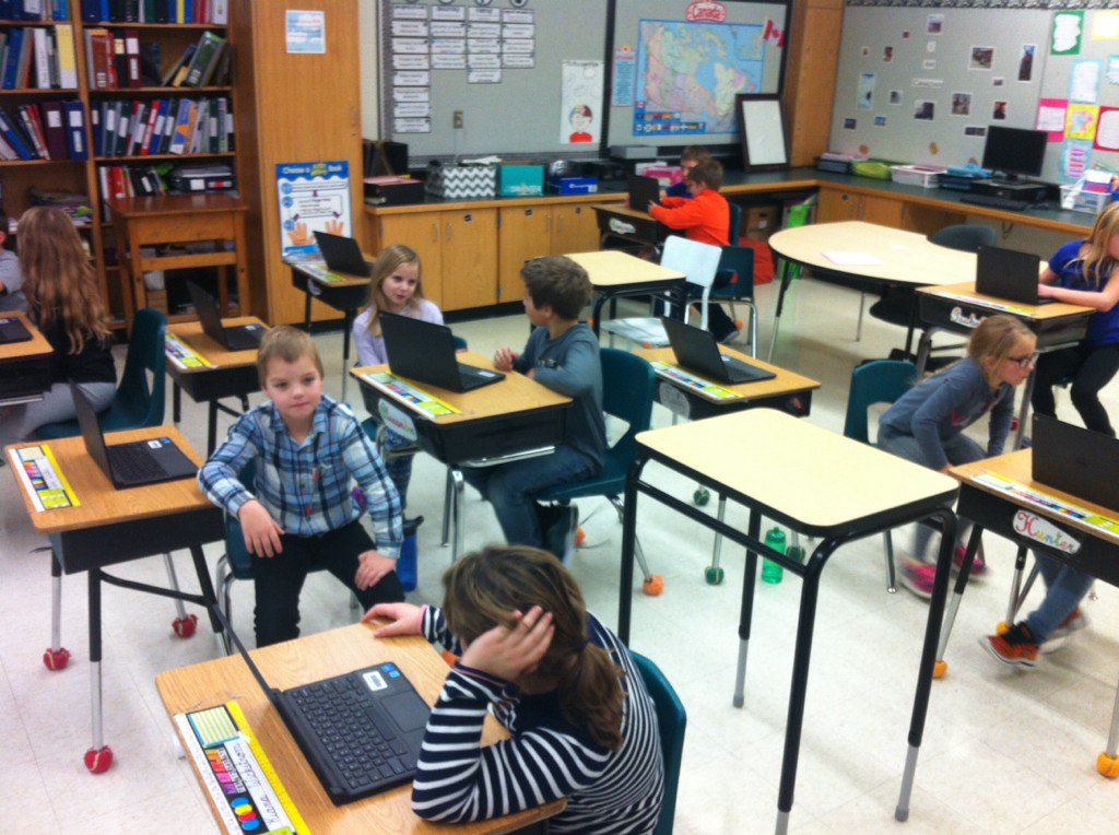 jrswanster's tweet photo. @horizonsd205 @QuillLakeSchool Gr3/4E Students discuss "Good writing is hard work!" @Storybird https://t.co/gT1X7niJ21