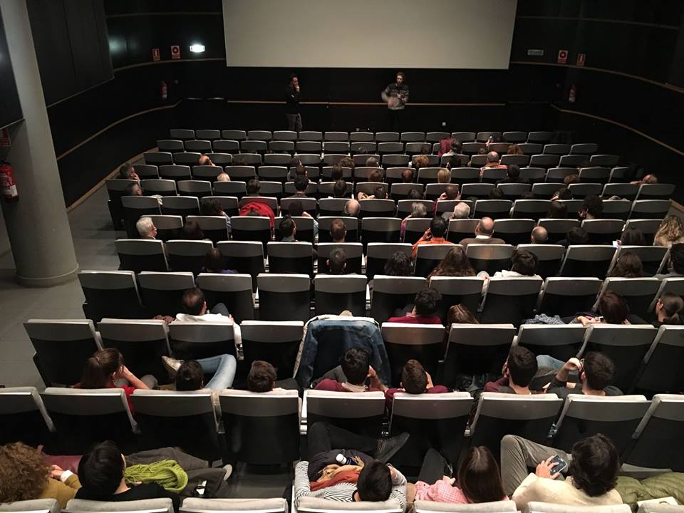 Filmadrid's tweet photo. ¡Presentación de GRANDEZA Y DECADENCIA DE UN PEQUEÑO COMERCIO DE CINE en el Círculo de Bellas Artes! ❤️🔥

#PasajesFilmadrid https://t.co/veEc0XNkBR