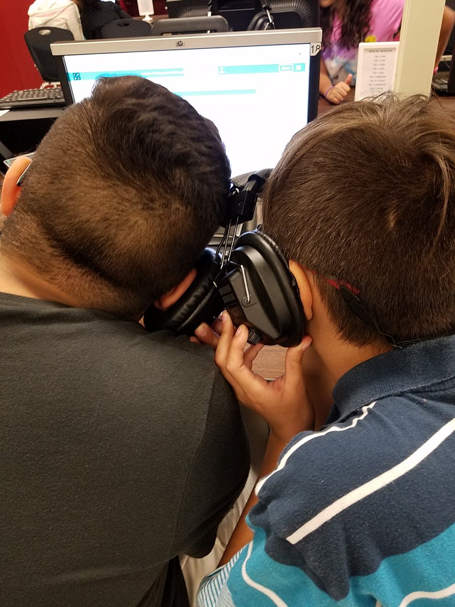 ECTechnologist's tweet image. What do you do when you have two heads and 1 set of headphones. #pairedprogramming problems. Solved #needearbuds @NISDTechApps @NISDKnowlton
