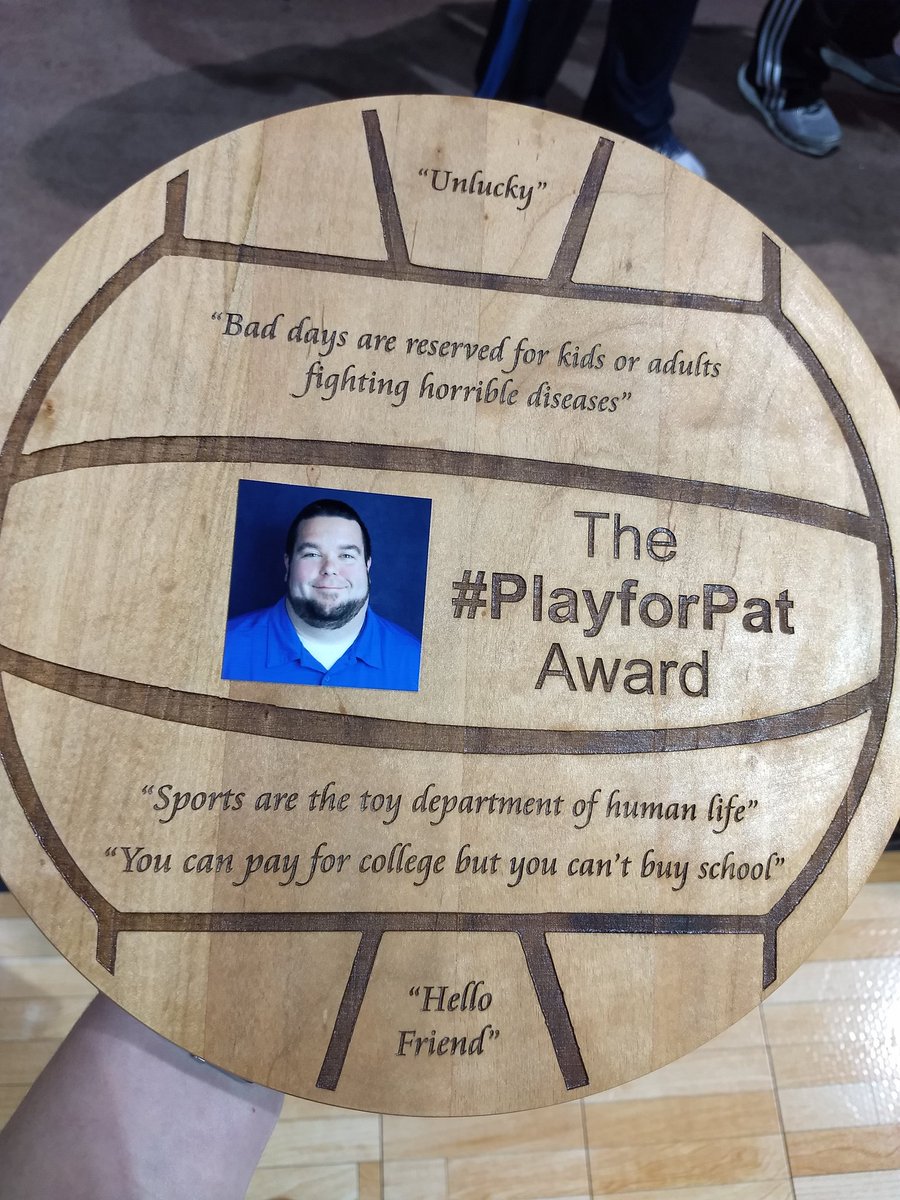 NAIA's tweet photo. Today the 1st #PlayforPat award was given in memory of former @MUCrusaders SID Pat Moore who we lost 2 years ago. The award was given to an SID at #NAIAWVB Chmapionship that modeled qualities that everyone treasured in Pat.
Congrats Cindy Potter (@CougarCanuck ) https://t.co/KntH6vBtON