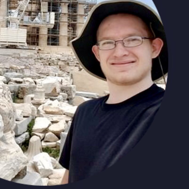 CDR_Chakotay's tweet image. I know you; didn’t you used to go by the #Screenname #EarsMcHearsALot? 🤳🏽👂🏻😂