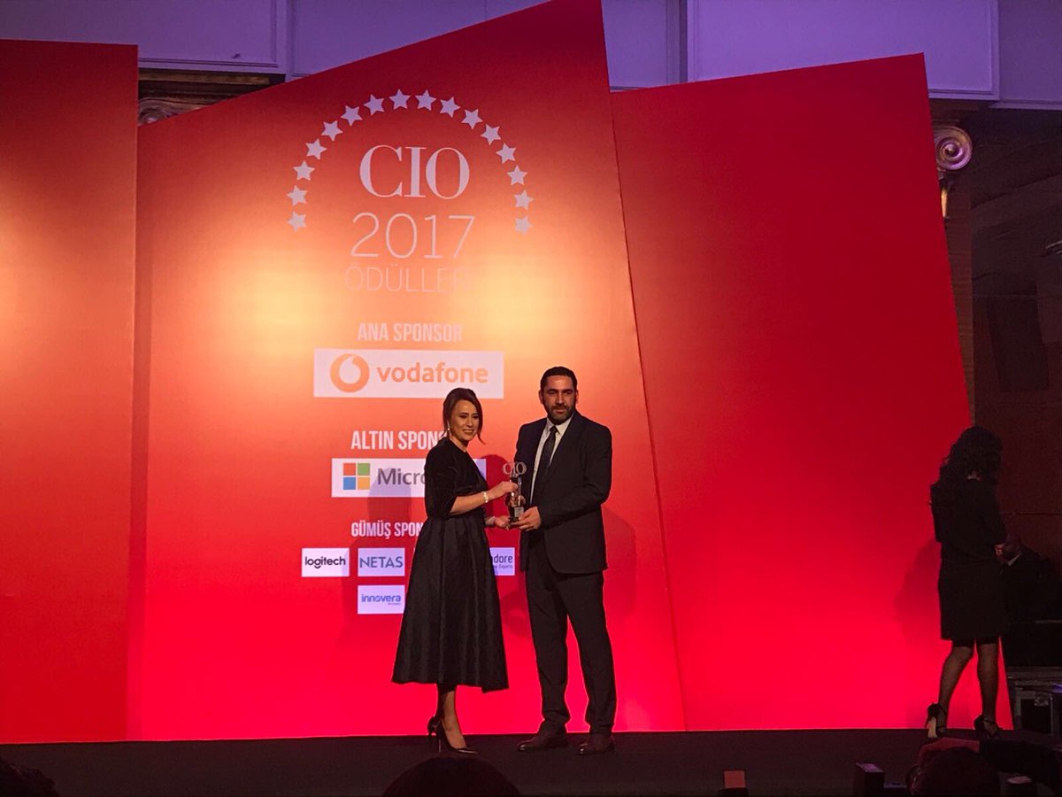 cioturkey's tweet photo. @murat_yildiz Ödül alan üyelerimiz:
Çağatay Sözer - Panda
Gürkan Taşkıran - Kiğılı
Aydın Yıldırım - Tüyap
İlker Eriş - Bahçeşehir Kolejleri #cio2017 https://t.co/Q9ME9ABb5e