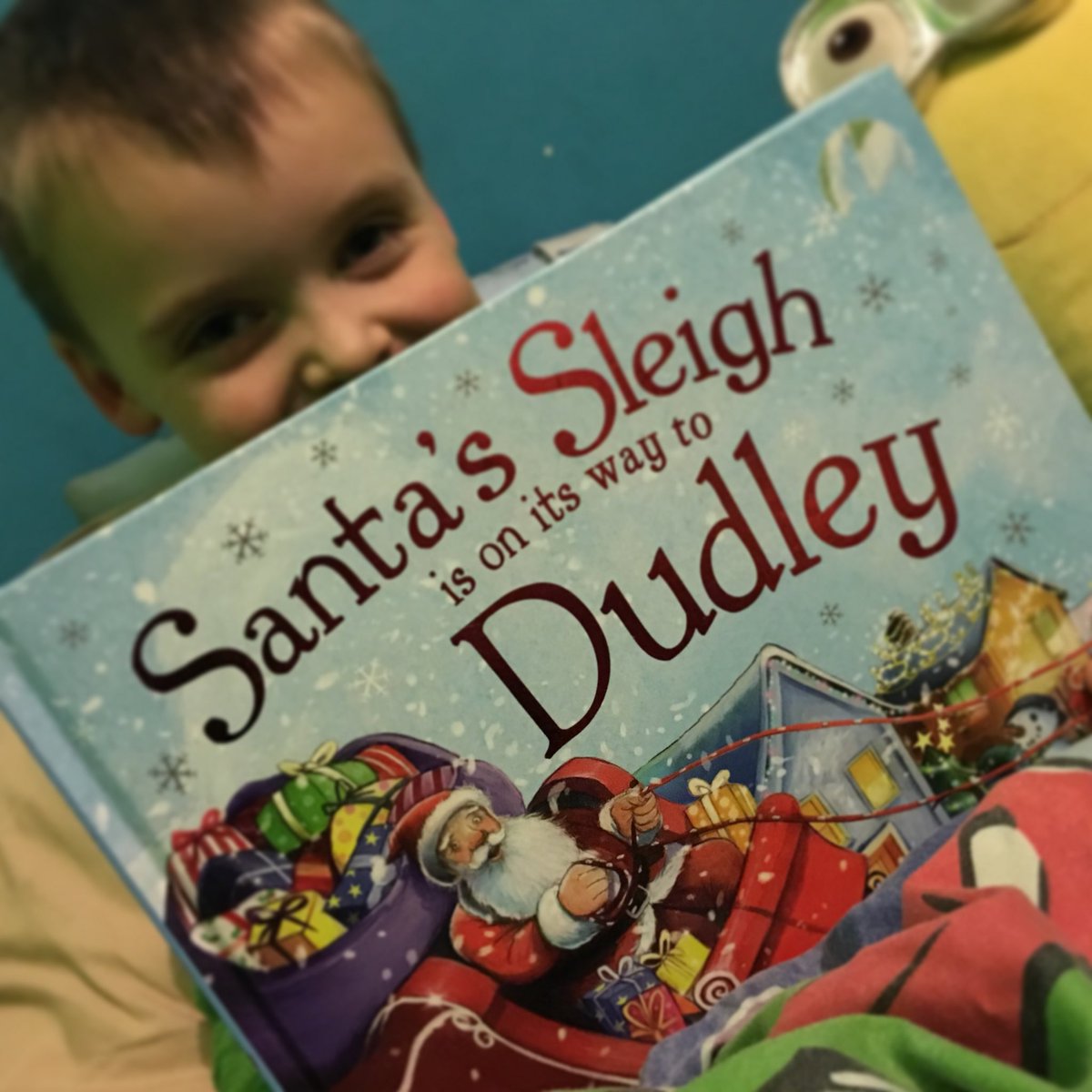 Chris_Foxall's tweet photo. Best #Christmas #bedtimestory ever... thanks to #benelf for bringing it tonight :-) https://t.co/JETPORAQFA