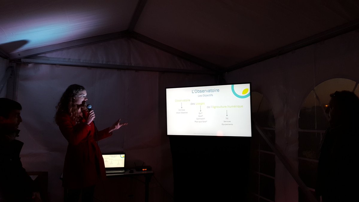 DigitAgLab's tweet photo. Quelles sont les technologies utilisées aujourd’hui ? Pour quels types d’agricultures ? Pour quelles applications ?
Nina Lachia présente à @StTRAVERT les études de l'observatoire des usages de l'agriculture numérique, action commune @DigitAgLab @ChaireAgroTIC #AgTech https://t.co/sCRrjhwRRS