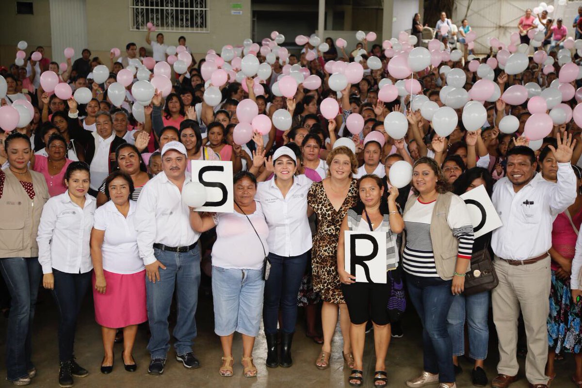 AniluIngram's tweet photo. Cumpliendo con el compromiso del @gobmx de brindar una mejor calidad de vida a los sectores más vulnerables, este día 700 personas recibieron en tiempo y forma sus apoyos correspondientes al pago bimestral del programa @Prospera_MX en el municipio de Catemaco. @SEDESOL_mx https://t.co/dDHSuTXD4I