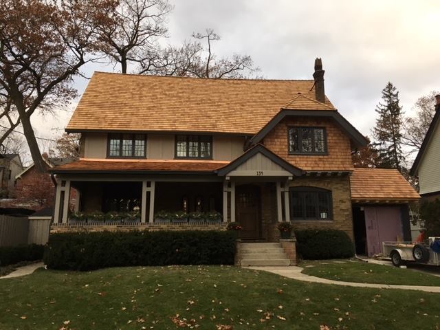 ThinkCedar's tweet photo. Look at this beautifully shingled home done with Tapersawn Shingles by Cedar Roof Ontario, Copper Roof Ontario. Call for your free estimate today 1.800.263.3653 #cedarroof #cedar #thinkcedar #copperroofontario #beautifulhome #homeimprovement https://t.co/gu5qBSNsHw