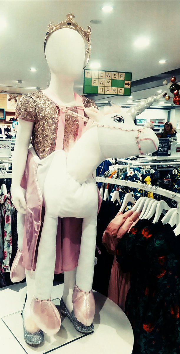 desertdove7's tweet photo. @stylereins @hanrosephotoart Would You Believe These #Unicorns🎠🎠 Come in Grown Up Sizes Too 😃🎠🎠#Stylereinsmagazine #HanrosePhotoart https://t.co/nhvR6MV9ac