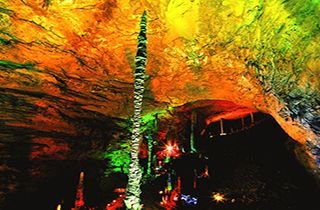huanglongcave's tweet photo. Tips on how to get to Yellow Dragon Cave https://t.co/L08TDmnnVc #HuanglongCave #TourHunan #China #visitchina #Travel https://t.co/1EVvaPnQBU