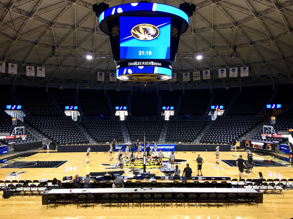 MizzouVB's tweet image. Hello, Wichita. 

The 🐯 have arrived!

#MIZ #ShowMe