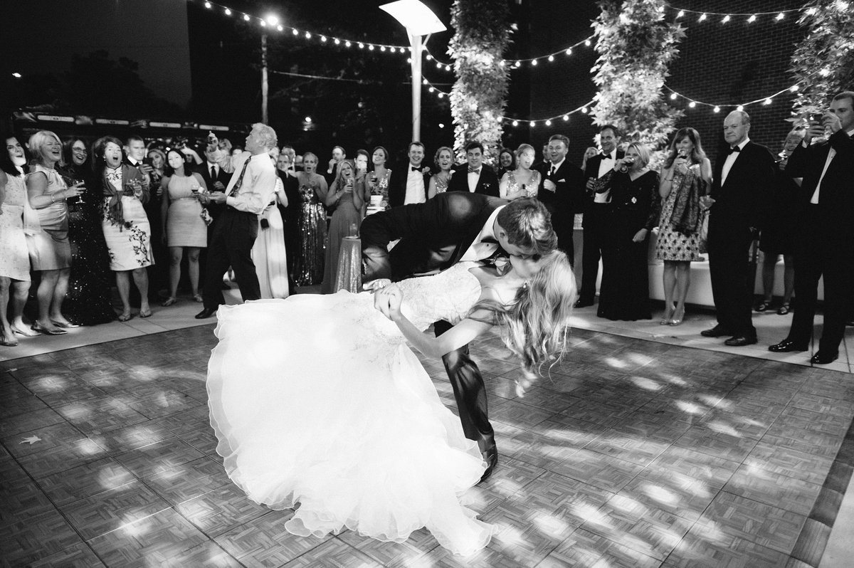 HelloEvents's tweet photo. There is nothing more romantic than the 'dip'! #tbt #HELLOerie #helloproductions #firstdance #weddingplanner photo by MichaelWill Photography https://t.co/OmcxjhniMb