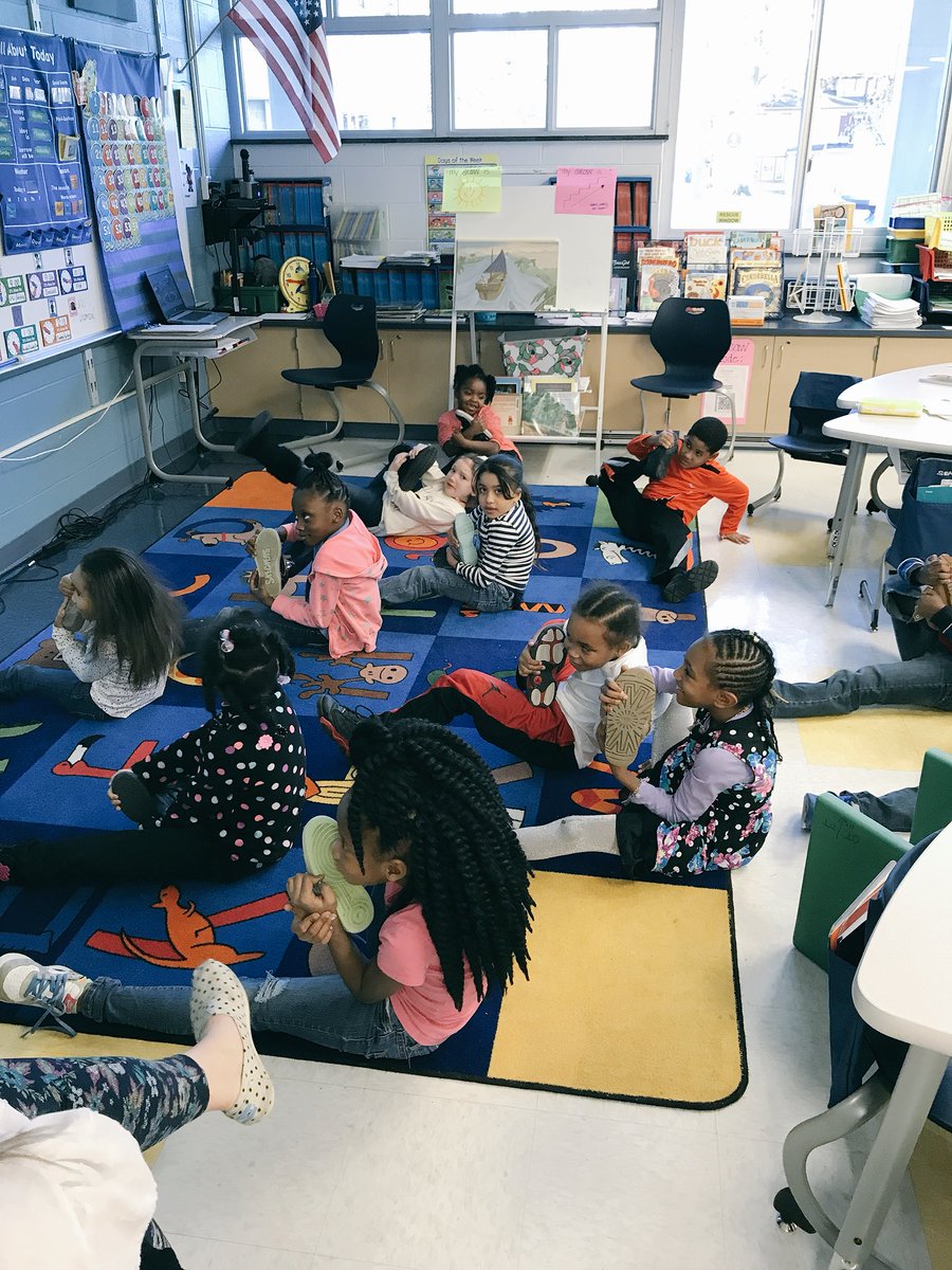 MrsZionHW's tweet photo. One of the ways we practice being mindful in first grade 😁 #Namaste  #cosmicyoga @MrsBoskovskiHW @SyracuseSchools #HWpower @HWSmithscsd https://t.co/ByFVN9dYyw