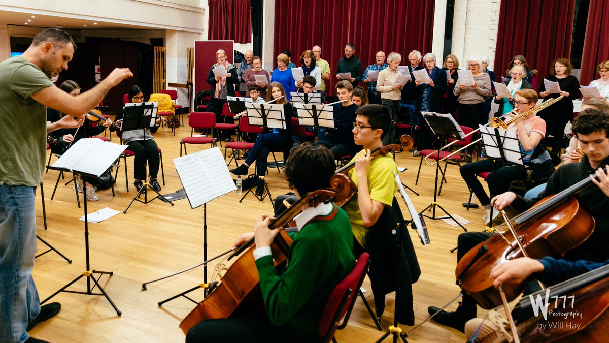 cvalleyvoices's tweet photo. Last rehearsal tomorrow evening with @ChesterYSO @TheQueensSchool before our #Vivaldi #Gloria #gacv concert on 8th December. A few tickets still available. Β£5 from https://t.co/le8KlPA2JN #chestertweets https://t.co/9WL50CeKn5