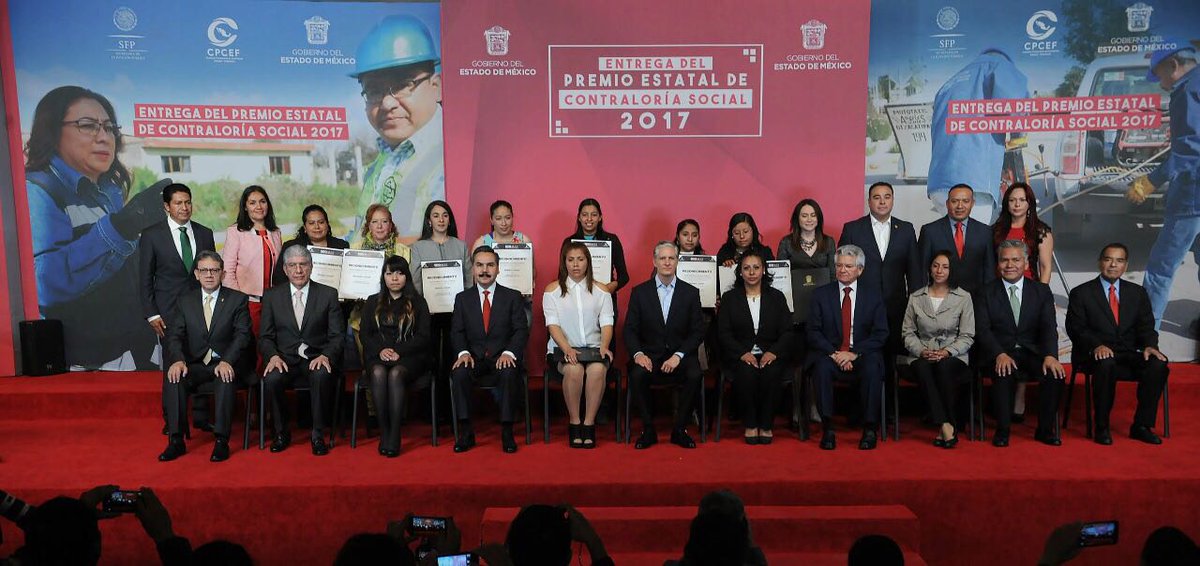 alfredodelmazo's tweet photo. Entregamos reconocimientos a organizaciones y ciudadanos encargados de supervisar la aplicación de recursos públicos en el #Edoméx. ¡Gracias por su servicio! Seguiremos impulsando la transparencia y rendición de cuentas de la mano con la sociedad. https://t.co/fSM0OwTRt5
