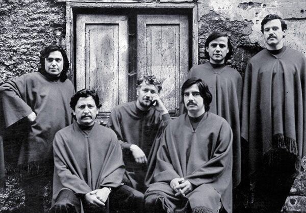 Però povero Andrea Radice, vestirlo come uno degli inti-illimani, ma metà mormone e un po’ rabbino, mi pare un’idea balzana, no? #XF11