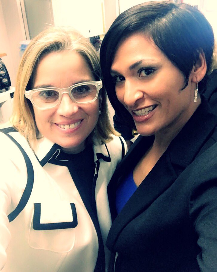 EveDunkins's tweet photo. Just a couple of #NastyGirls making noise. #unitymarchforpuertorico
#UnityMovement - @CarmenYulinCruz https://t.co/OzfH1ZAFHN