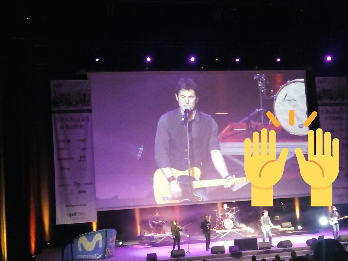 rominalr78's tweet photo. Concierto final con @Fuentes_Manel en el #afterworkbcn de #APD   espectacular!!! https://t.co/SFHz4v30lA