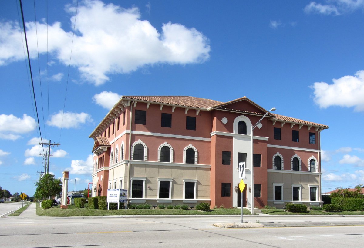 CrandallCommGrp's tweet photo. #ForSale or #Lease in #CapeCoral #Florida: 3 #Greyshell suites ready for immediate build out to your specifications! Great location right on #DelPradoBlvd. Call 239-221-8481 for more information! https://t.co/nIUp9PvHhL