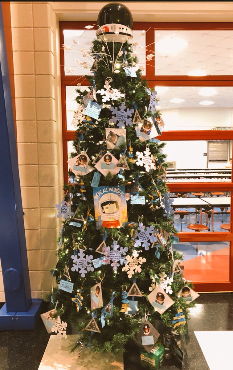MillsLeaders's tweet photo. 🎄@RJPalacio      We hope you love our #Wonder themed Christmas tree! Seasons Greetings from @TCBOE_LES fifth graders! @WonderTheMovie 🎄 https://t.co/7eaVgR58e8