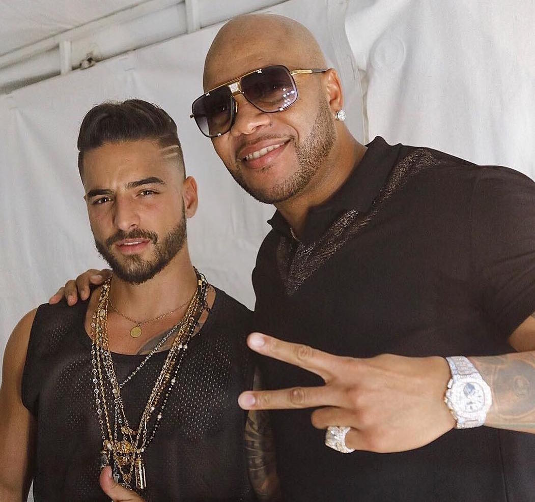 ClubFloOfficial's tweet photo. Flo Rida feat Maluma – Hola (Official Video) https://t.co/abMAwuqn96
#hola #maluma #officialflo #NewMusicAlert https://t.co/xlvChNhHFB