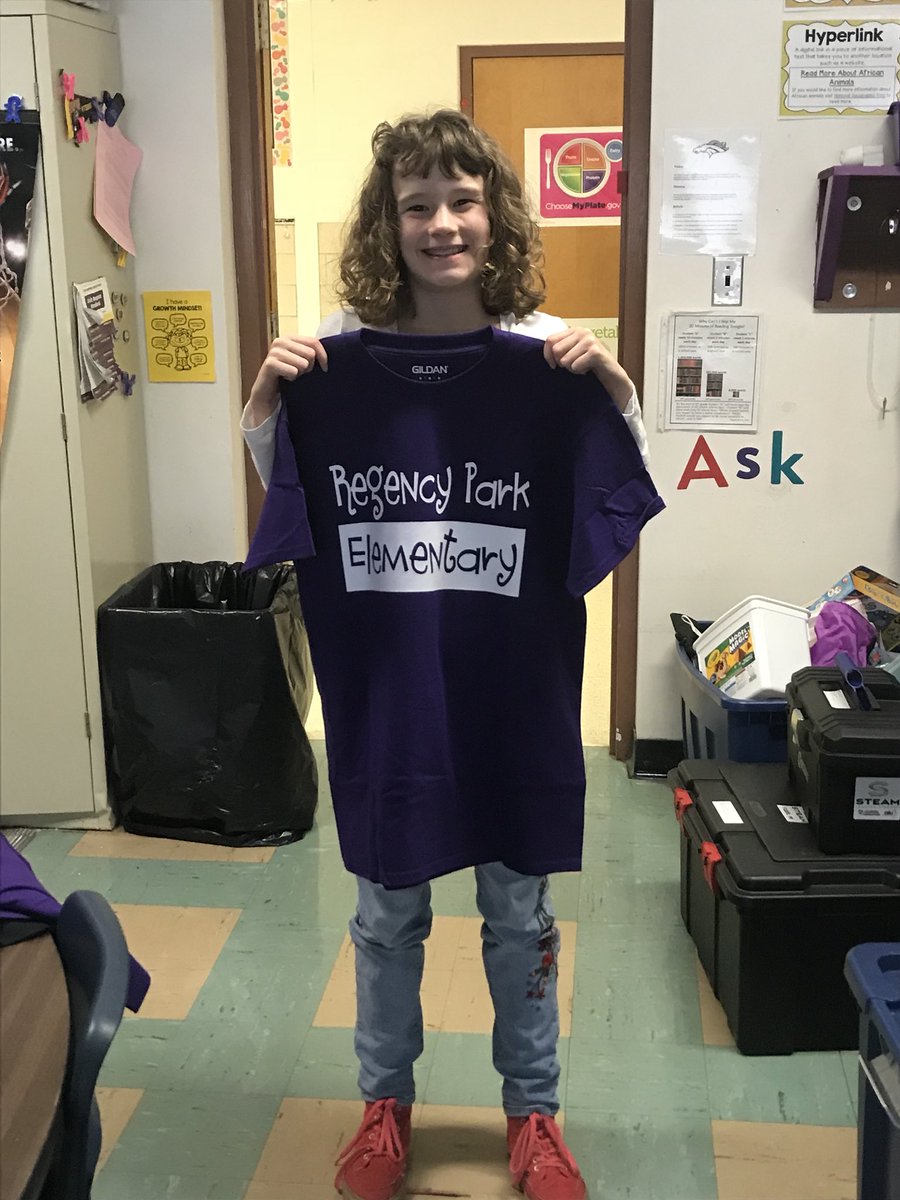 Regency_TECH's tweet photo. We made our first t-shirts for our Regency Park orders! Thank you to everyone that supported us in this first mini-launch. We are really enjoying filling the orders here at school! #PlumLearns #Entrepreneurship https://t.co/v0sYEz4kV0