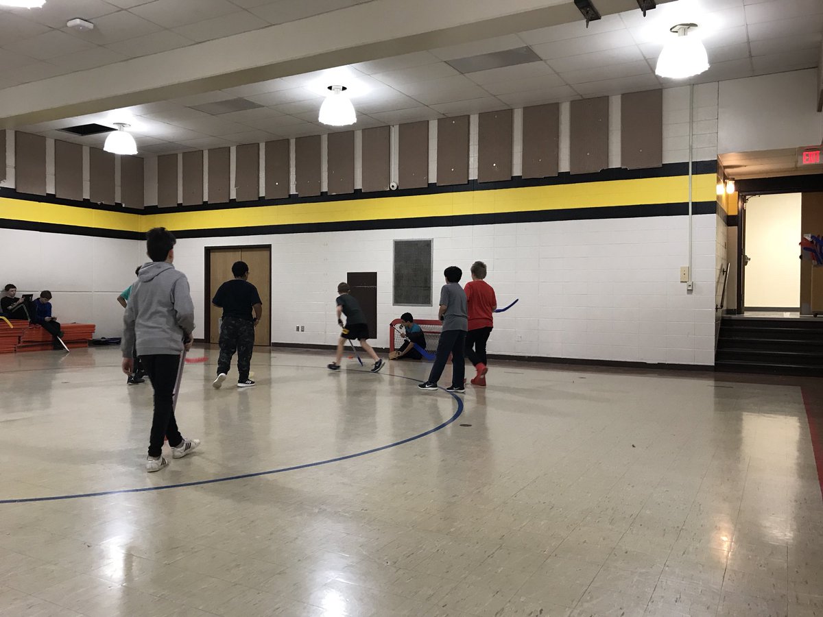 PEKuntz's tweet photo. @HorningMiddle students are working hard at Floor Hockey Club!  #1Horning https://t.co/tMGDcxbBlK