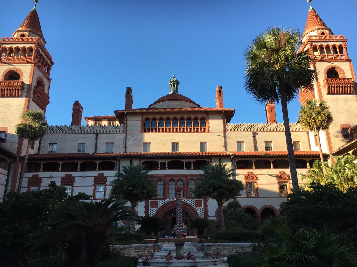 whitet49's tweet photo. It's crazy how quickly a place becomes a home. #lifeatflagler #fcsaint https://t.co/IR7sCu78SK