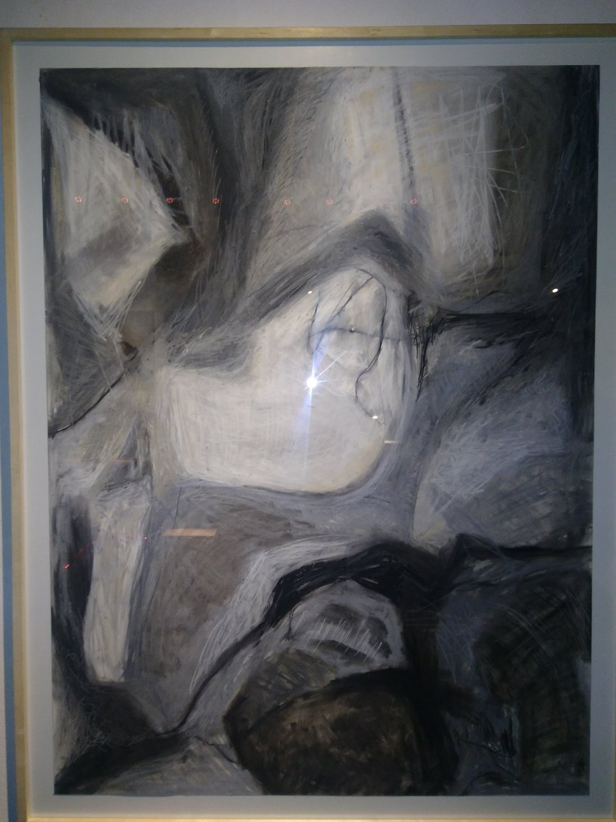 SgroDamian's tweet photo. Ahora en el Centro Cultural San Martín, acompañando a la obra de la artista Yanina Sgro (mi hermana). Su cuadro se llama Estudio en blanco y negro.
#fauna2017
#elculturalsanmartin https://t.co/kTvUp6U0DT