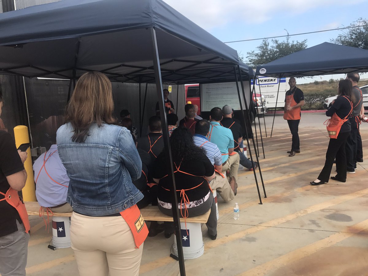 NicJude's tweet photo. Had a great time hosting JT and the Pro/Rental/Delivery/Credit teams! They're giving us the tools to win! @Frank_Natal_TX @lxn6010 https://t.co/2vTPgvteHq