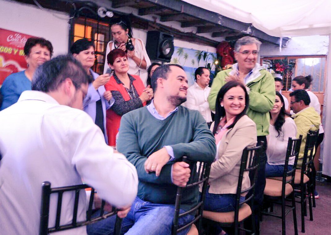 marcelaguinaga's tweet photo. Participamos en almuerzo popular y encuentro de la militancia @35PAIS de #Guayllabamba, norte de #Pichincha, junto al compañero y líder @MashiRafael. ¡#RafaelEsRevolución! https://t.co/AxCUW9vHSX