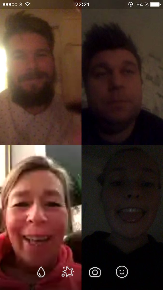 clurran's tweet photo. Familjesamtal på kvällskvisten! https://t.co/34pk6LR5q9