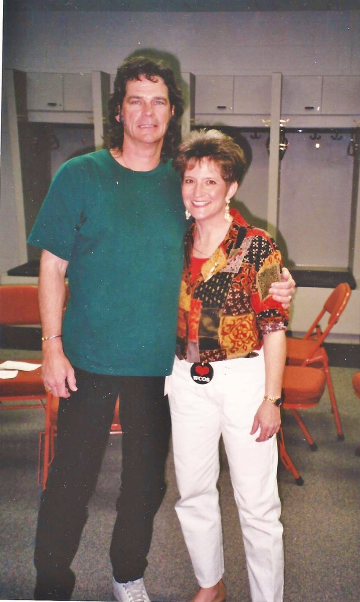 CassieJFox's tweet photo. #TBT 1998-B.J.Thomas & Radio Show Host:Cassie CJFox #BackStage #GreenvilleSC #PackageTour #BJThomas #WCOS #CasssieJFox #Top40Hits #Country #Pop #Gospel #SoulFul #BiLoCenter #MeetNGreet https://t.co/XgEyOrR7P1