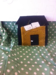 mariszkalime's tweet photo. Wee #applique houses on display at @FerguslieStory @TannahillCentre  #sewing #textiles #craft #fabric https://t.co/bmO6XWIdyf