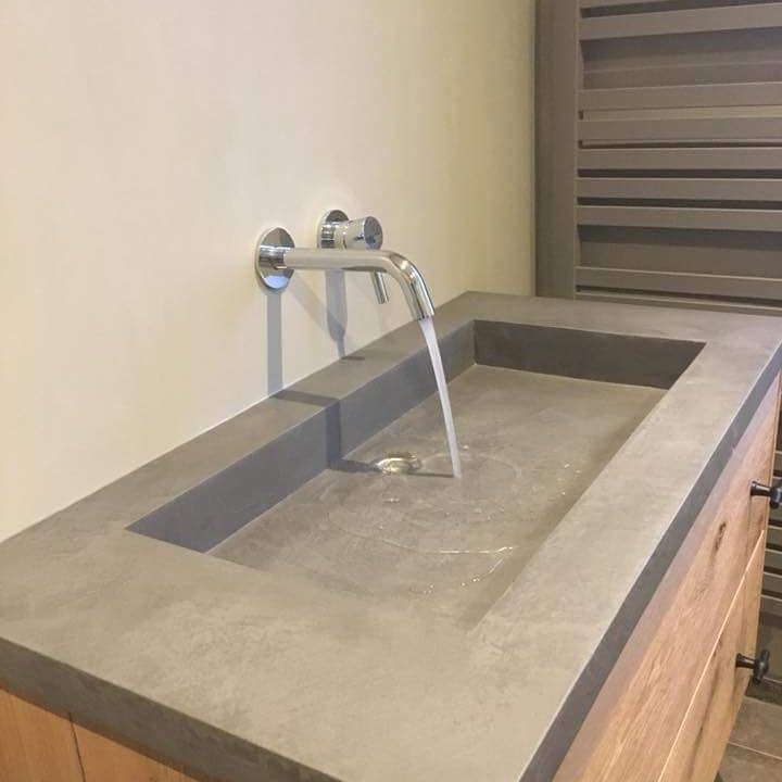 Stucoemiel's tweet photo. Wastafel gestuct met #bealmortex #waterdicht #betonlook #bruinisse #stuco emiel https://t.co/NWYsgCAUBF