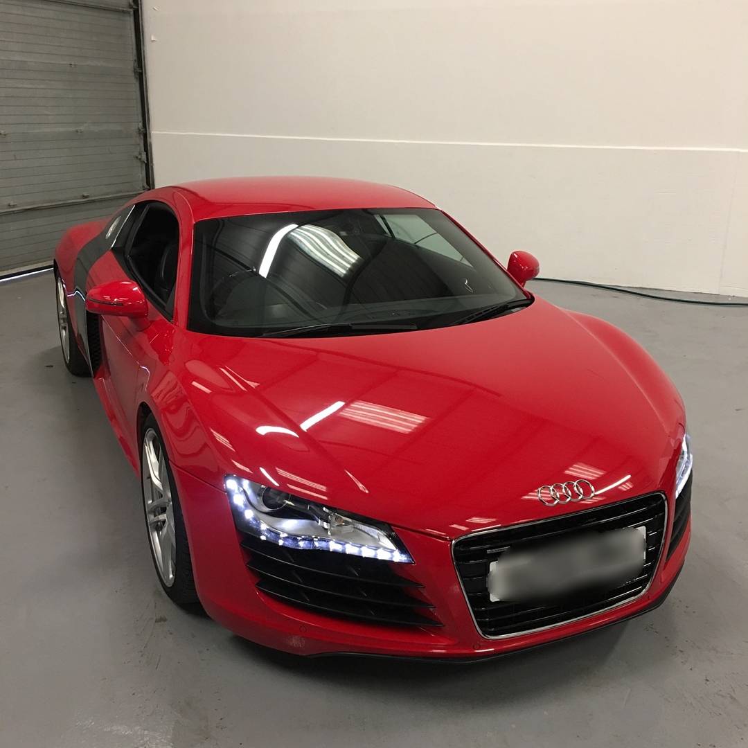 PerformanceDw's tweet photo. Had this Stunning R8 in today for a Steering Wheel Upgrade and Dash Cam Install.  #supercarswellingborough #performanceupgrades https://t.co/UIMGyywf8K
