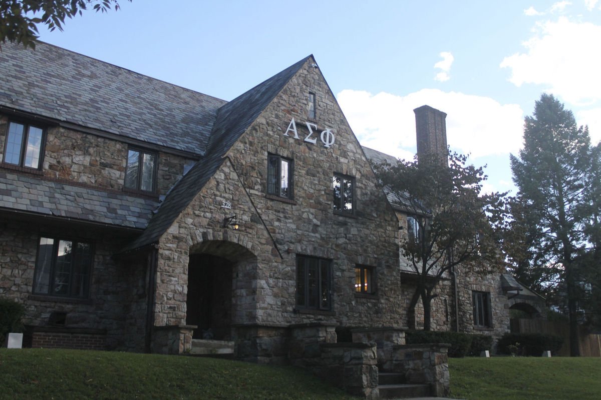 DailyCollegian's tweet photo. Penn State fraternity Alpha Sigma Phi faces charges for furnishing liquor after a 19-year-old female overdosed on alcohol
https://t.co/w0M8YGWZ6G https://t.co/Ek94P4yYmX