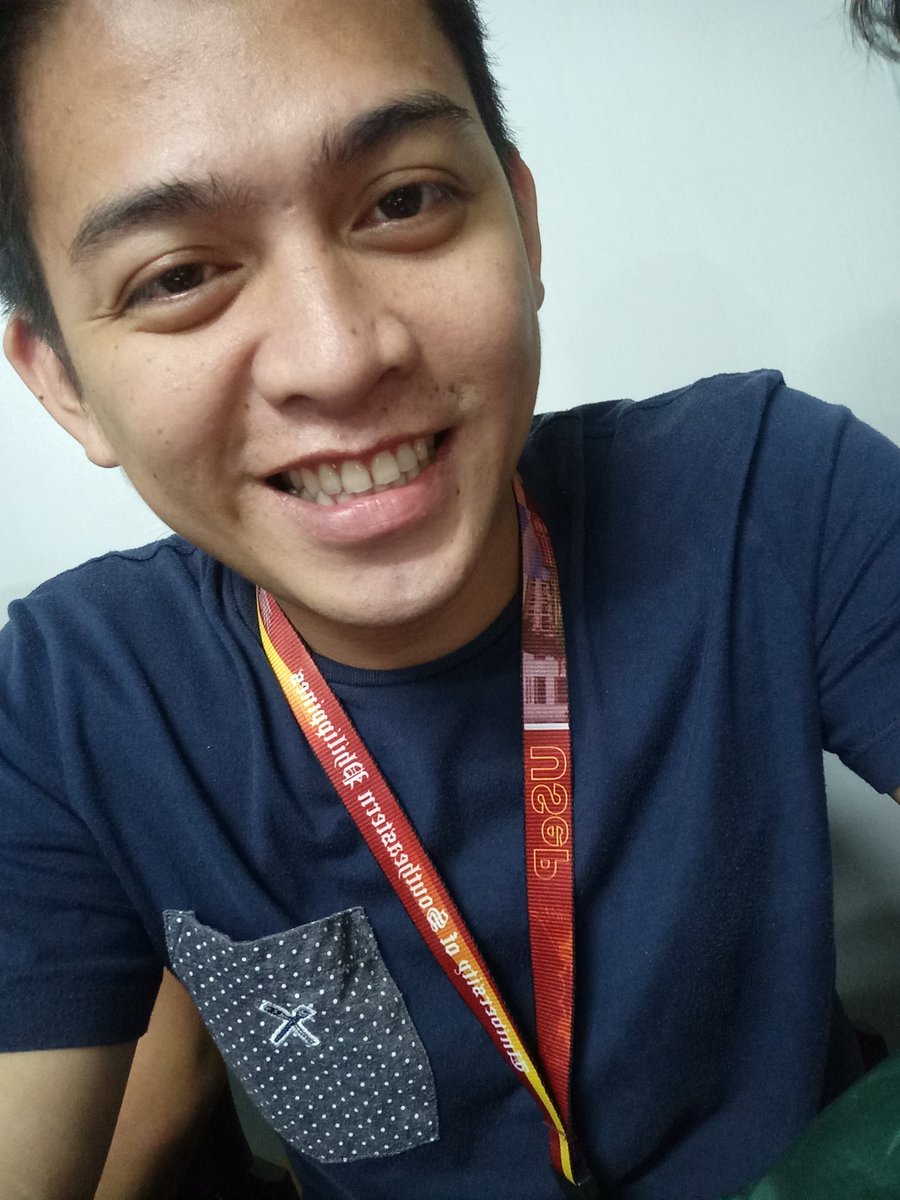 rapeeeboi's tweet photo. Smile of hard works and determination. #creatingmemories #studyafterwork https://t.co/hiXoUyuz2F