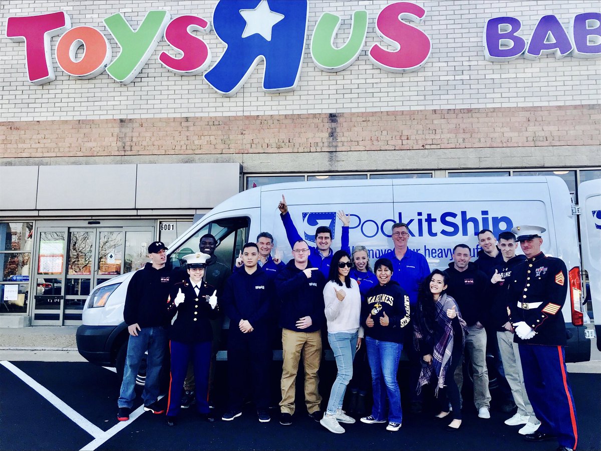 PockitShip's tweet photo. RECAP! We had the pleasure of volunteering with the @USMC and @ToysForTots_USA yesterday! π#giveback #ToysForTots #USMC #movingforacause https://t.co/4Pyc1iy2u1