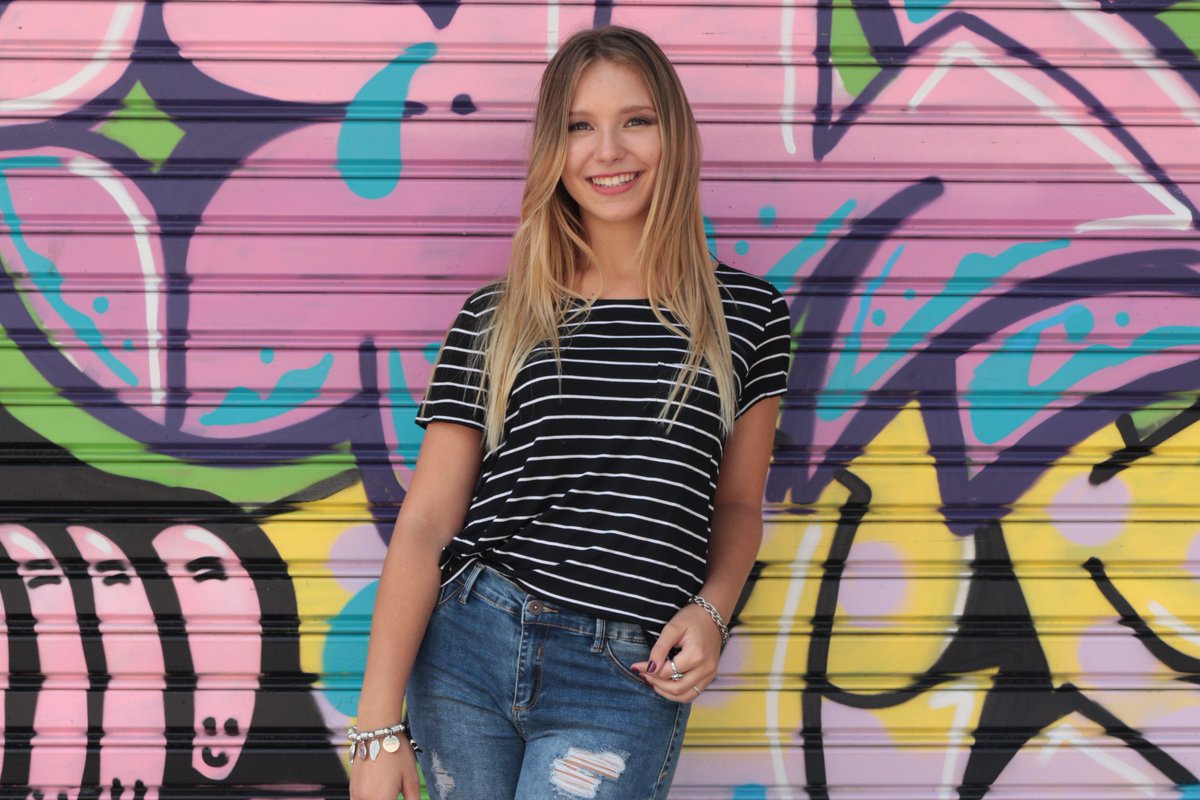 TanIntensaa's tweet photo. [ ✨OUTFIT DEL DIA✨ ]
🌸Nos encanta este look! 🌸
Encontrarlo en este link⬇️⬇️⬇️
https://t.co/8jGJ47s1I9 https://t.co/tIYX5FuEFS