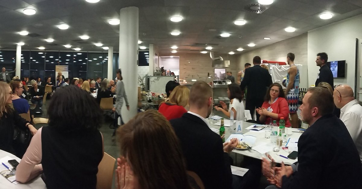 Networkuj's tweet photo. Právě probíhá #Profinetworking od @empiria21 skvělého uživatele @Eventitocom .
#networking #businessnetworking #empiria21 #networkuj https://t.co/lW0o9Tsum5