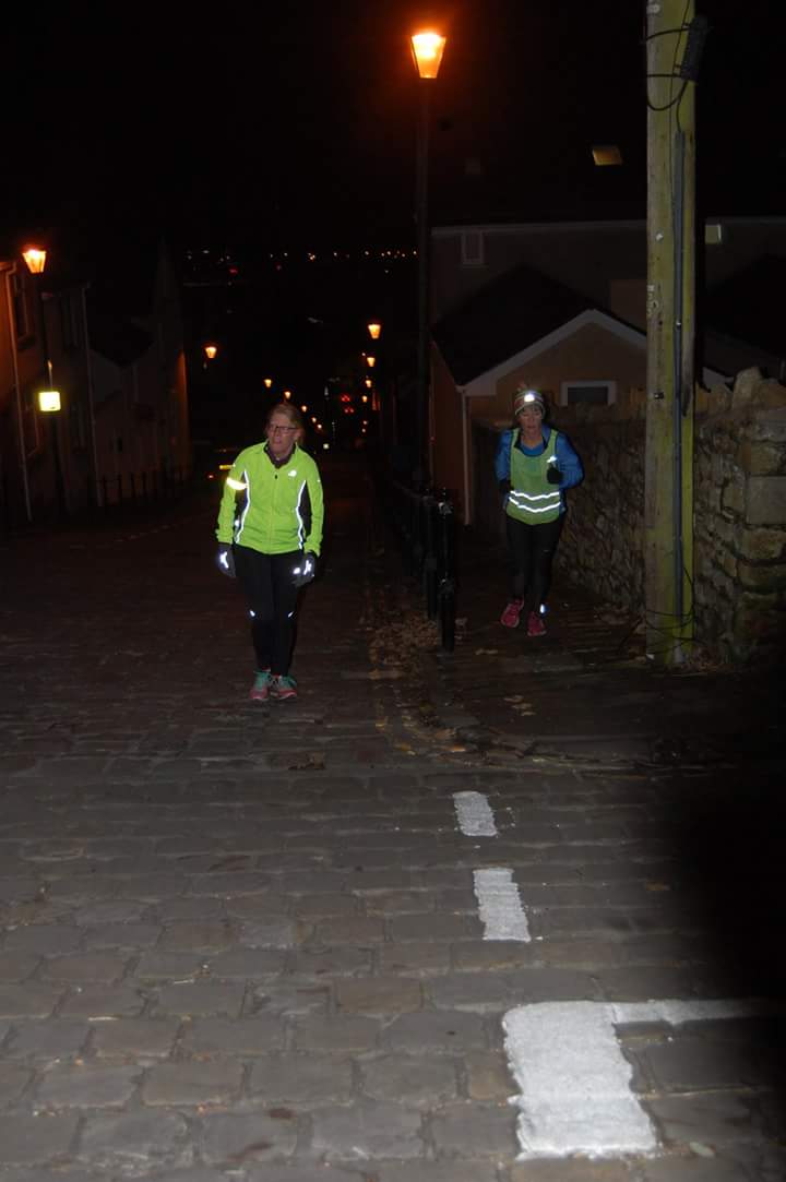chrisswade's tweet photo. Another superb session from #TeamMoti taken on the Constitution Hill challenge tonight. Big thanks to @Chrisradioman and #teamBeut for organising and having us join you. #wintertraining #runningfriends #RunSwansea https://t.co/z2ZPrml7Gc