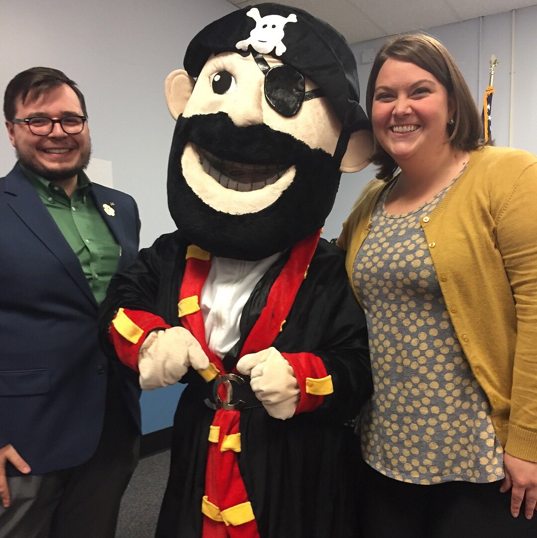 lapasu06's tweet photo. Thanks for encouraging us to teach like a pirate, @burgessdave #tlap #BCPSTLAP #bestatthecrest https://t.co/X7jUrbw1Ec