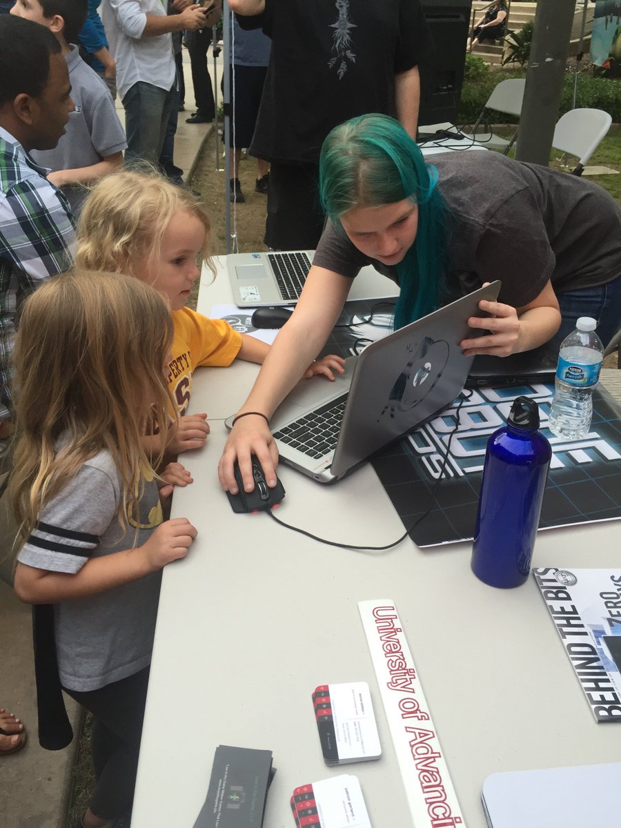 uatedu's tweet photo. UAT Participating in Tempe Geek's Night Out two years ago and looking forward to the 7th annual event in March 2018! #TBT #TempeGeeksNightOut @UATGameStudios @TristanParrish https://t.co/pzoVR4o63L