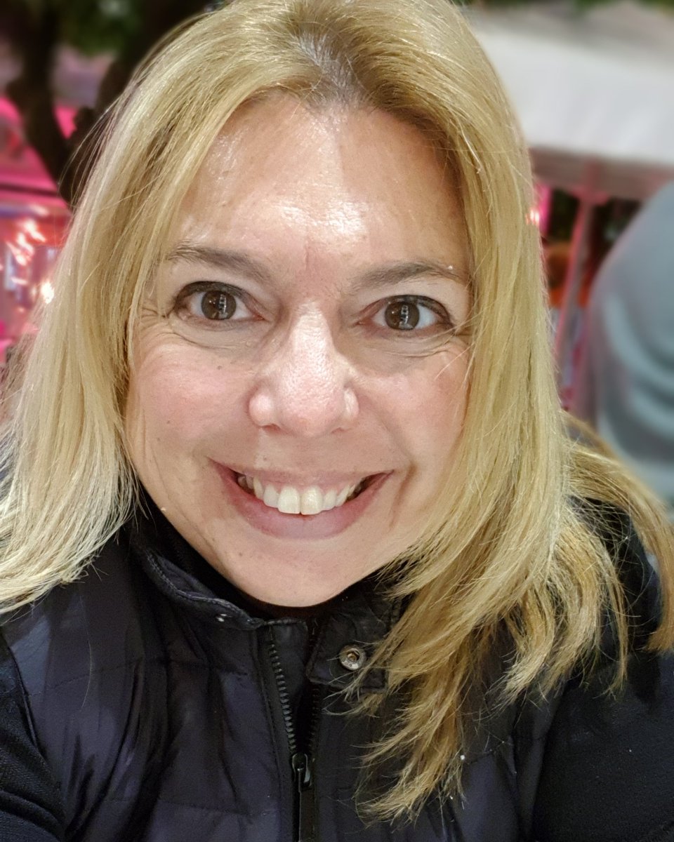 Cristi_perez's tweet photo. Se acaba el día con #frío y #nieve aqui en #plazadelasflores ... parece que se empiezan a notar ya los efectos de #revitaliftlaserx3 no? 😋🤗 Buenas noches! #YoRevitaliftX3 #YouzzRevitaliftLaserX3 #belleza #salud https://t.co/lMJuAoMEK8
