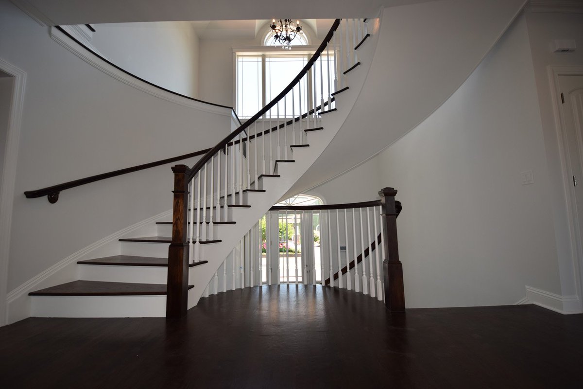 StonehengeBuilt's tweet photo. How about this staircase? #StonehengeBuilt #CustomHomesLBI #CustomHomeBuilderLBI #LBILife https://t.co/HIZnNlqCKE
