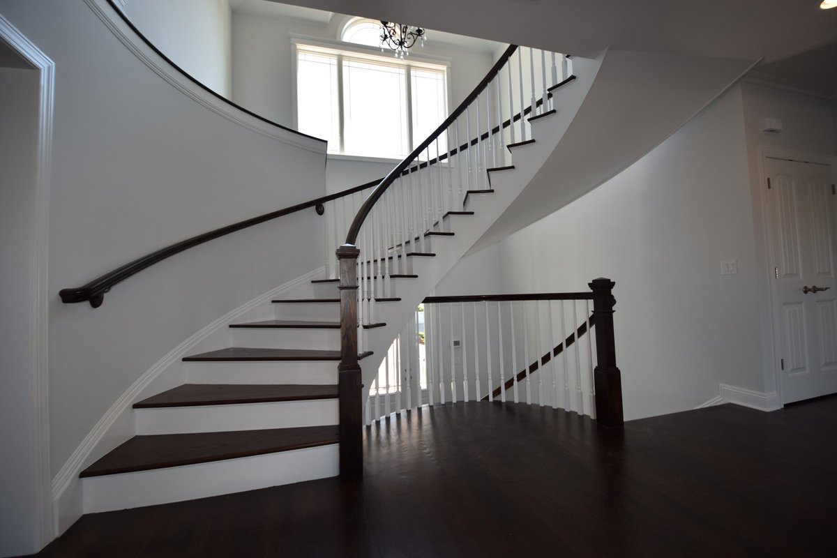 StonehengeBuilt's tweet photo. How about this staircase? #StonehengeBuilt #CustomHomesLBI #CustomHomeBuilderLBI #LBILife https://t.co/HIZnNlqCKE