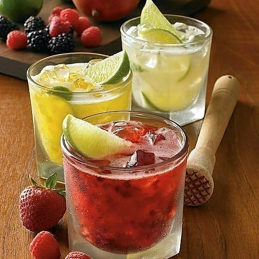 OutbackRD's tweet photo. Y este calor? 😎🍹 La tarde de Caipirinhas! Disfrútalas en #happyhour (2x1) hasta las 9:00 pm en #outbackrd #acropoliscenter y hasta las 8:00 pm en #outbackPuntaCana @Plaza_PalmaReal #bavaro 🍹😎 #enjoy #coctelesrd #drinkshomerd #drinksrd  #mrhappyhourrd #happyhourrd https://t.co/gqBJKjEQaj