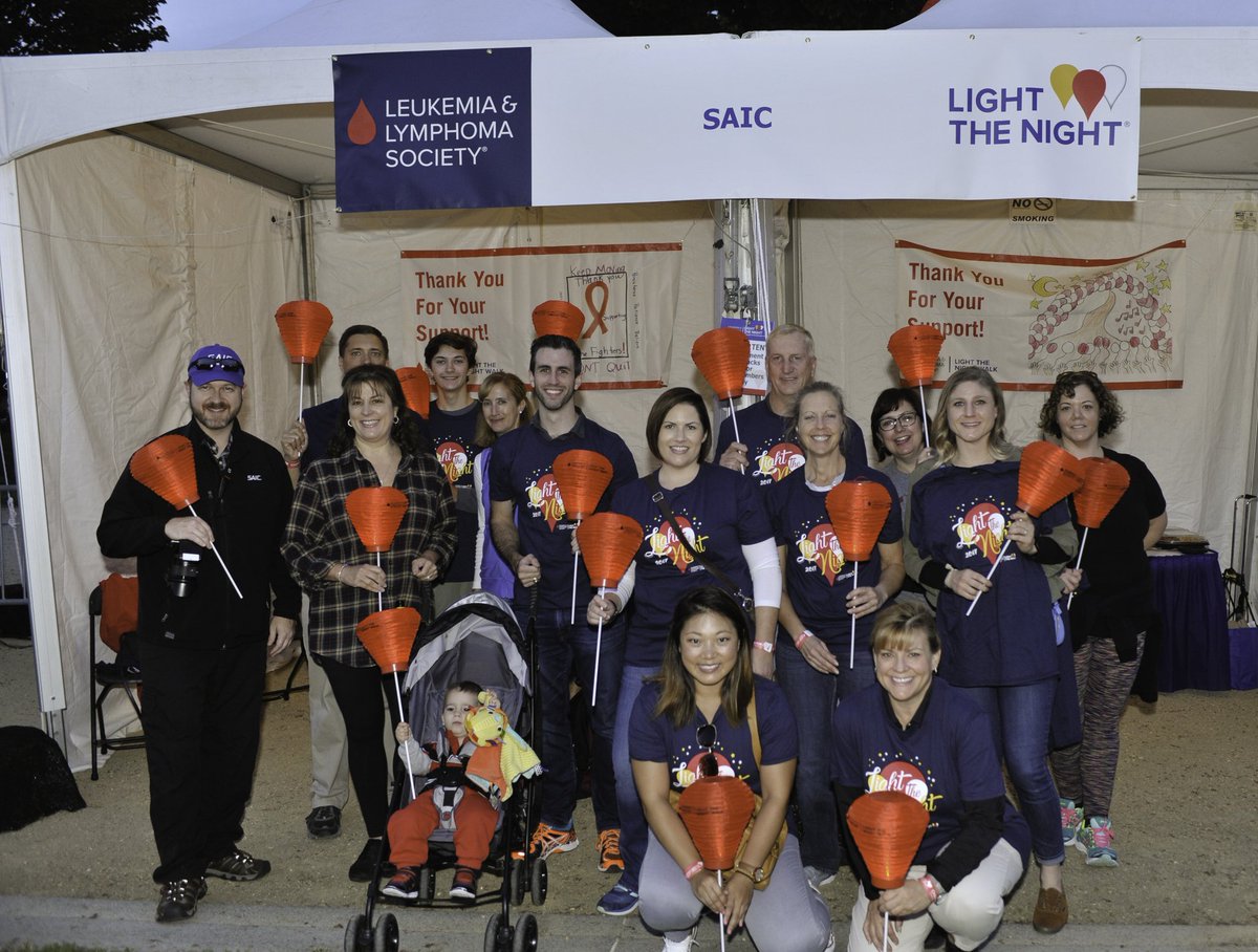 LightTheNightDC's tweet photo. #FlashbackFriday to our friends and partners at @SAICinc as they lit up the National Mall with us in October. We thank you for your continued partnership in our mission to find cures! https://t.co/9ZqAAAPUmo