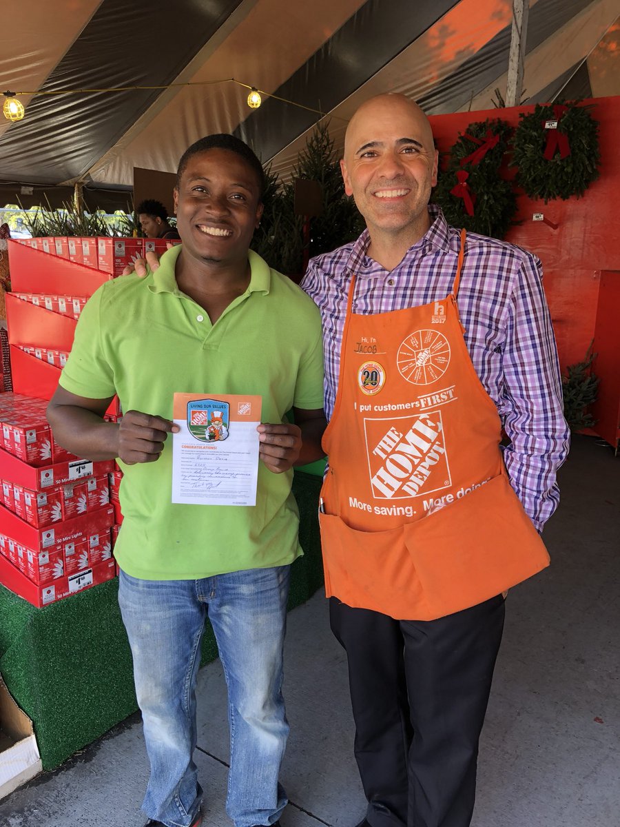 Buehlerz's tweet photo. Garden DH Guivens recognized by RDO @JacobRobertsTHD for great tree tent standards! 🌲 #thd6325 https://t.co/l3sd5vujc4