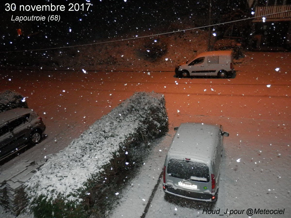meteociel's tweet photo. ❄️📸Quelques photos des utilisateurs du site qui nous sont envoyées de la #Neige qui tient au sol ce soir sous les averses de neige parfois fortes avec parfois plusieurs centimètres.
Comme ici à #Lille (Nord), #Maffliers (Val d'Oise), #Lerrain (Vosges), #Lapoutroie (Haut-Rhin) https://t.co/eYlXt88p5X