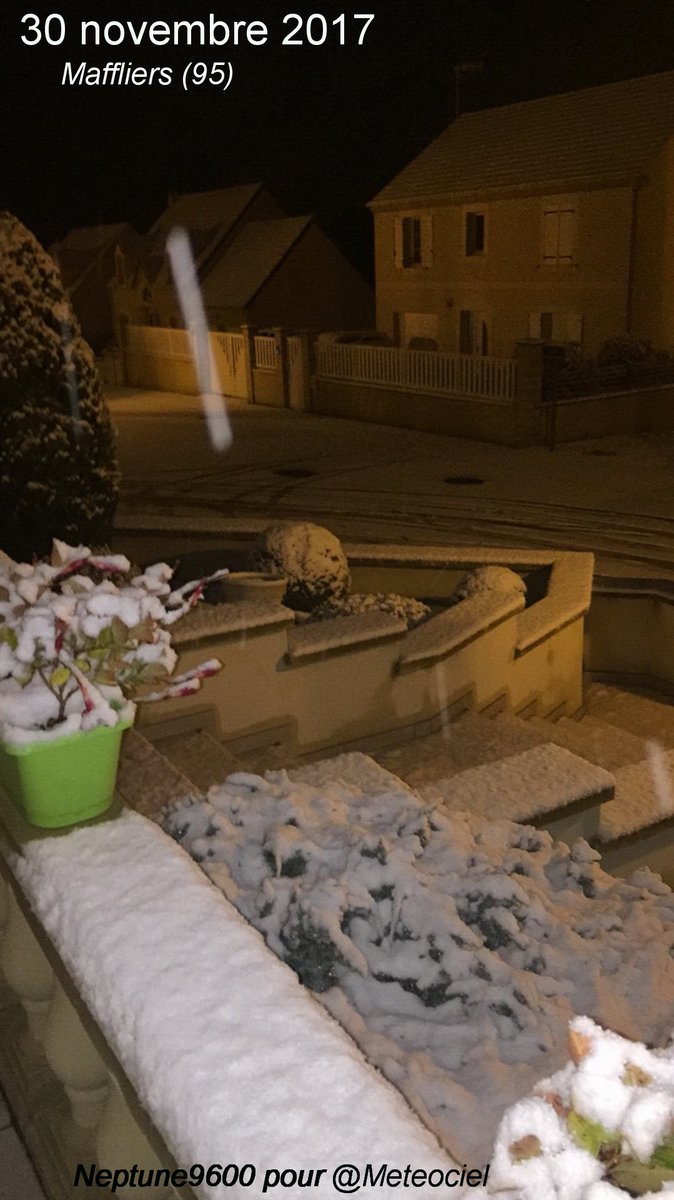 meteociel's tweet photo. ❄️📸Quelques photos des utilisateurs du site qui nous sont envoyées de la #Neige qui tient au sol ce soir sous les averses de neige parfois fortes avec parfois plusieurs centimètres.
Comme ici à #Lille (Nord), #Maffliers (Val d'Oise), #Lerrain (Vosges), #Lapoutroie (Haut-Rhin) https://t.co/eYlXt88p5X